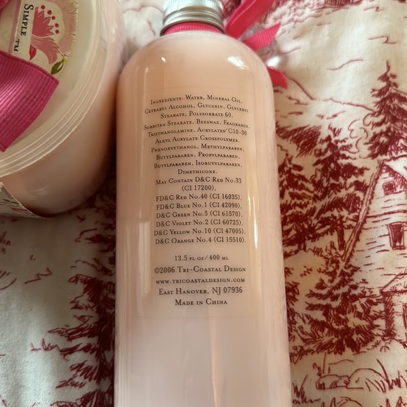 Lotion and candle bundle - Picture 5 of 9